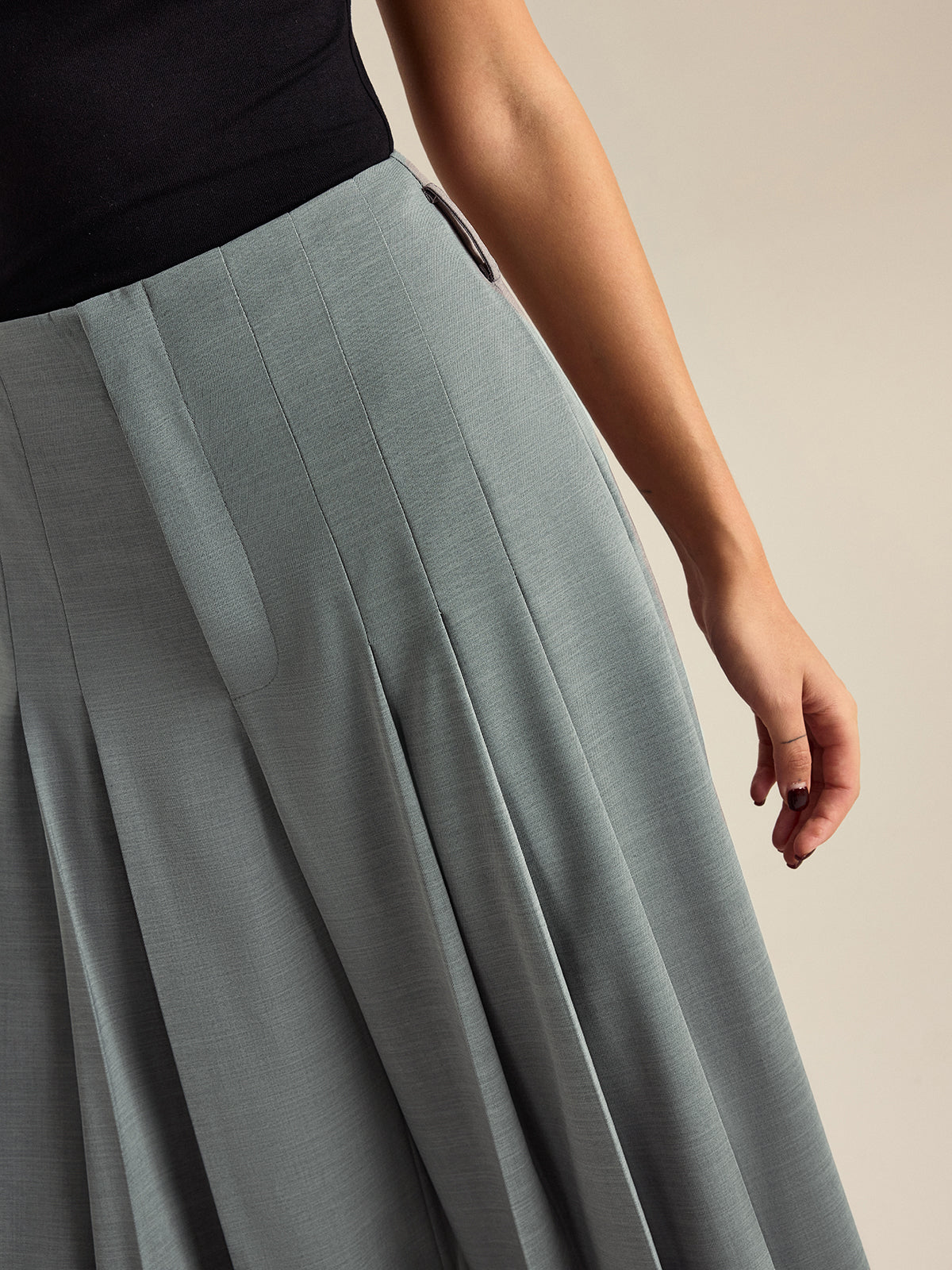 Pleated Wide-Leg Pants