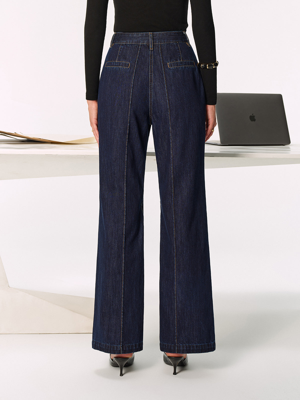 Mid-Waist Slit Denim Jeans