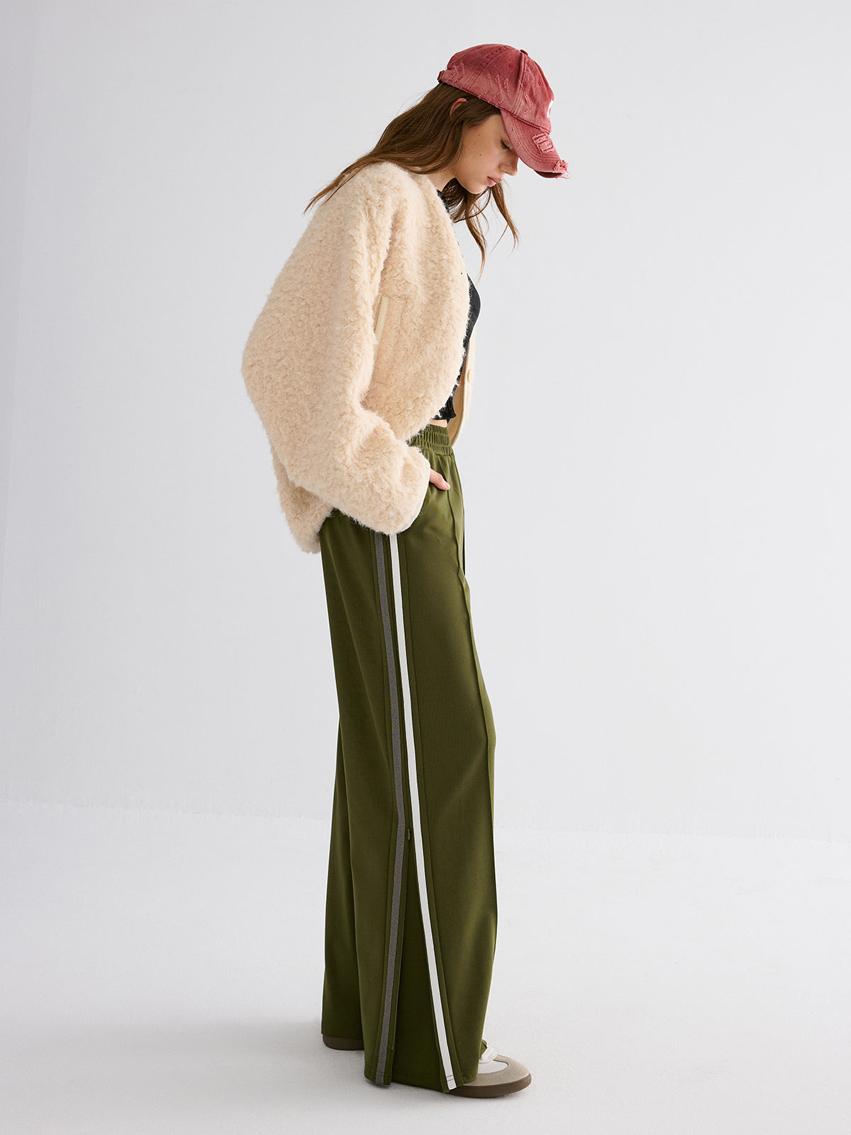 Side Stripe Slit Sweatpants