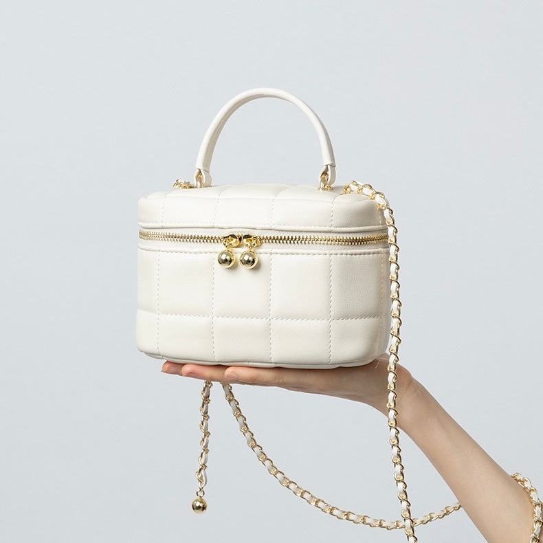 Women's Genuine Leather Textured Chain Shoulder Bag