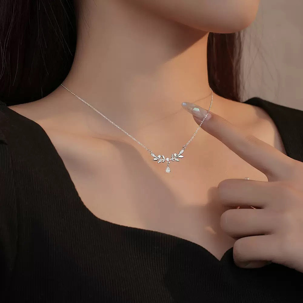 Laurel Blossom Dream Necklace