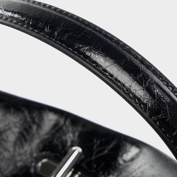 Women’s Genuine Leather Mini Bucket Shoulder Bag – Chic Turn-Lock Crossbody