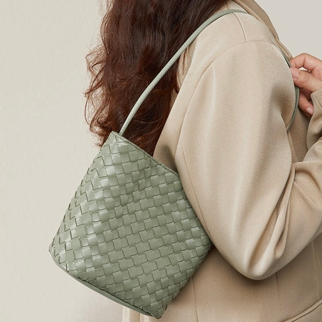 Handmade Women's Genuine Sheepskin Retro Woven Bucket Bag