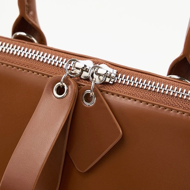 Women’s Genuine French Inspired Chic & Niche Crossbody Bag