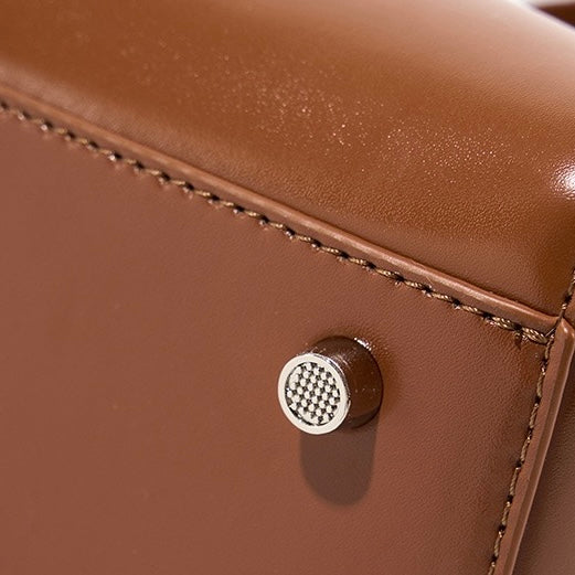 Women’s Genuine French Inspired Chic & Niche Crossbody Bag