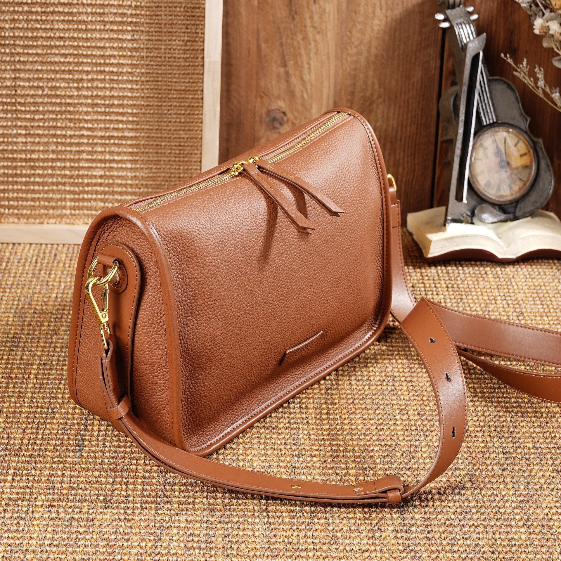 Women’s Genuine Leather Vintage Commuter Shoulder Bag