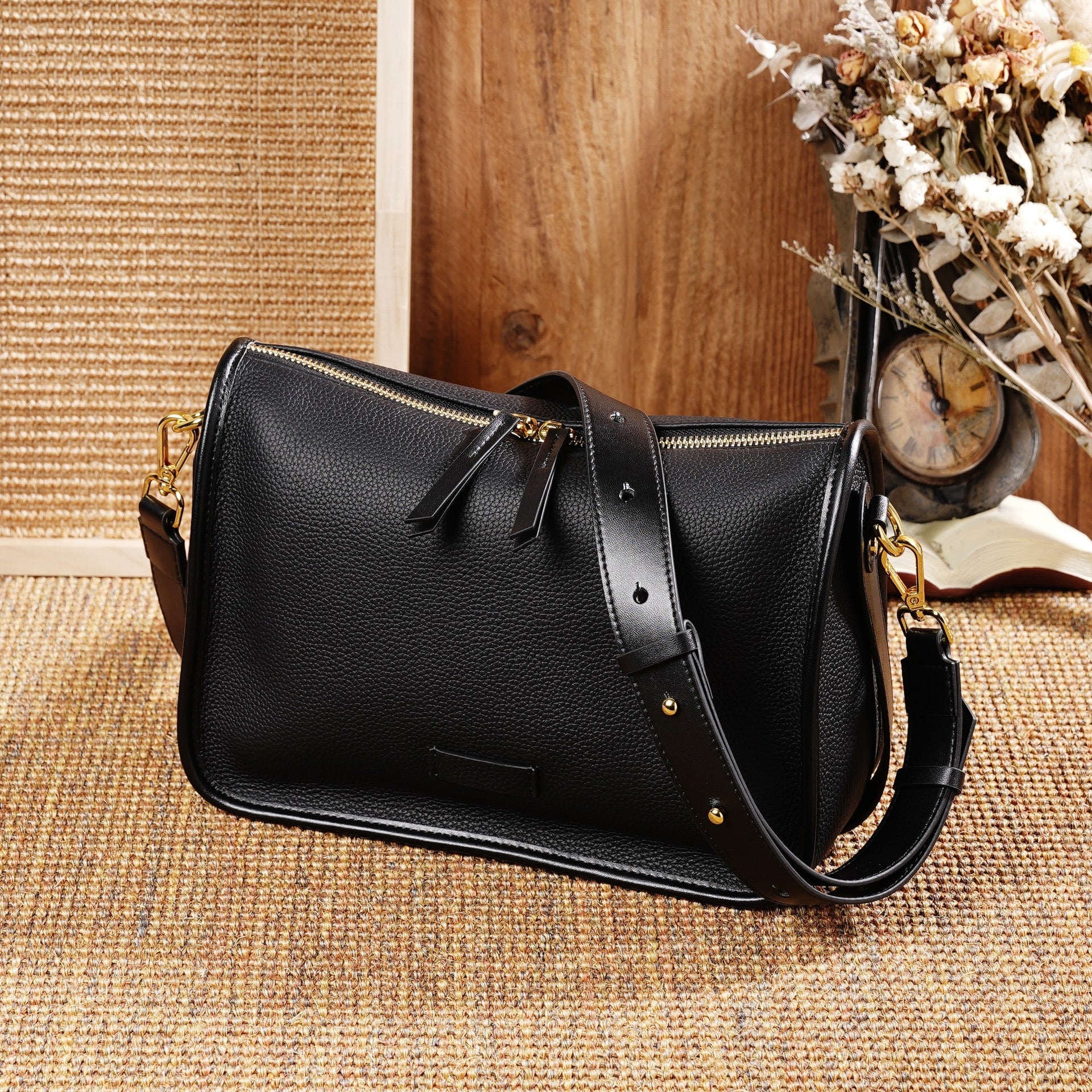 Women’s Genuine Leather Vintage Commuter Shoulder Bag