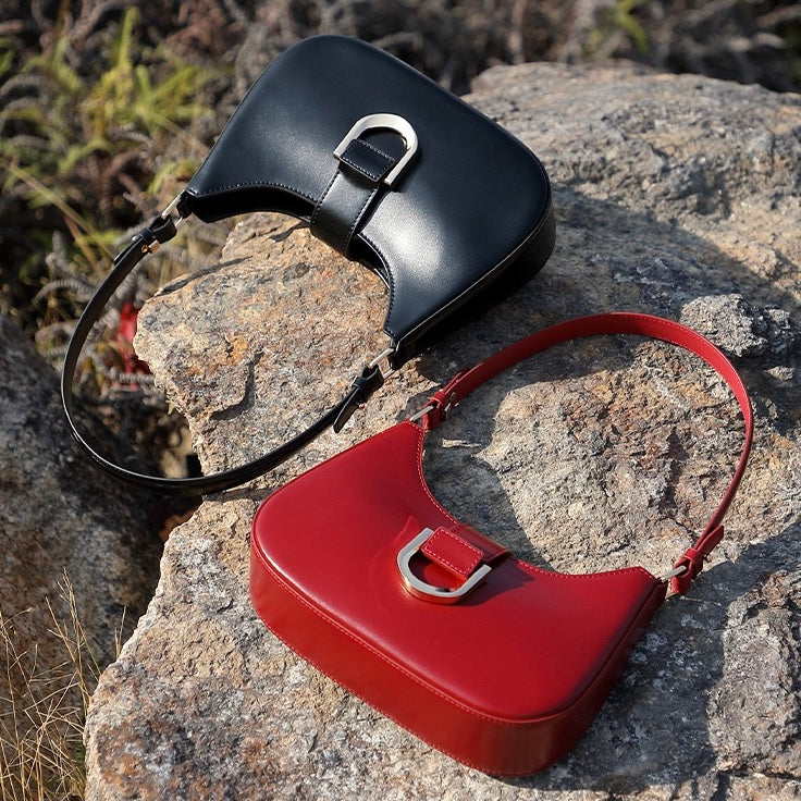 Women’s Soft Top-Grain Leather Baguette Shoulder Bag in Minimalist Commuter Style