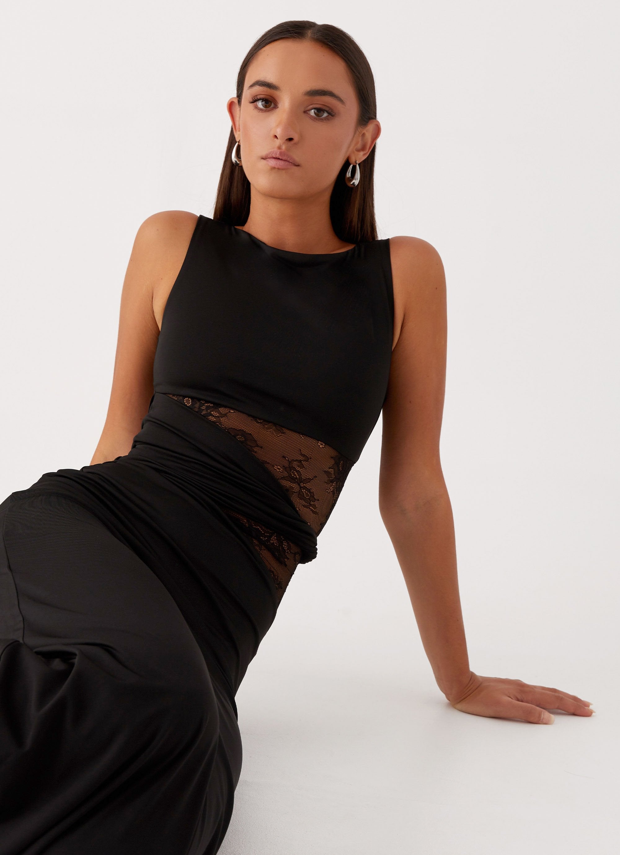 Leni | Flowy Maxi Dress with Subtle Cut-Outs and Lacing