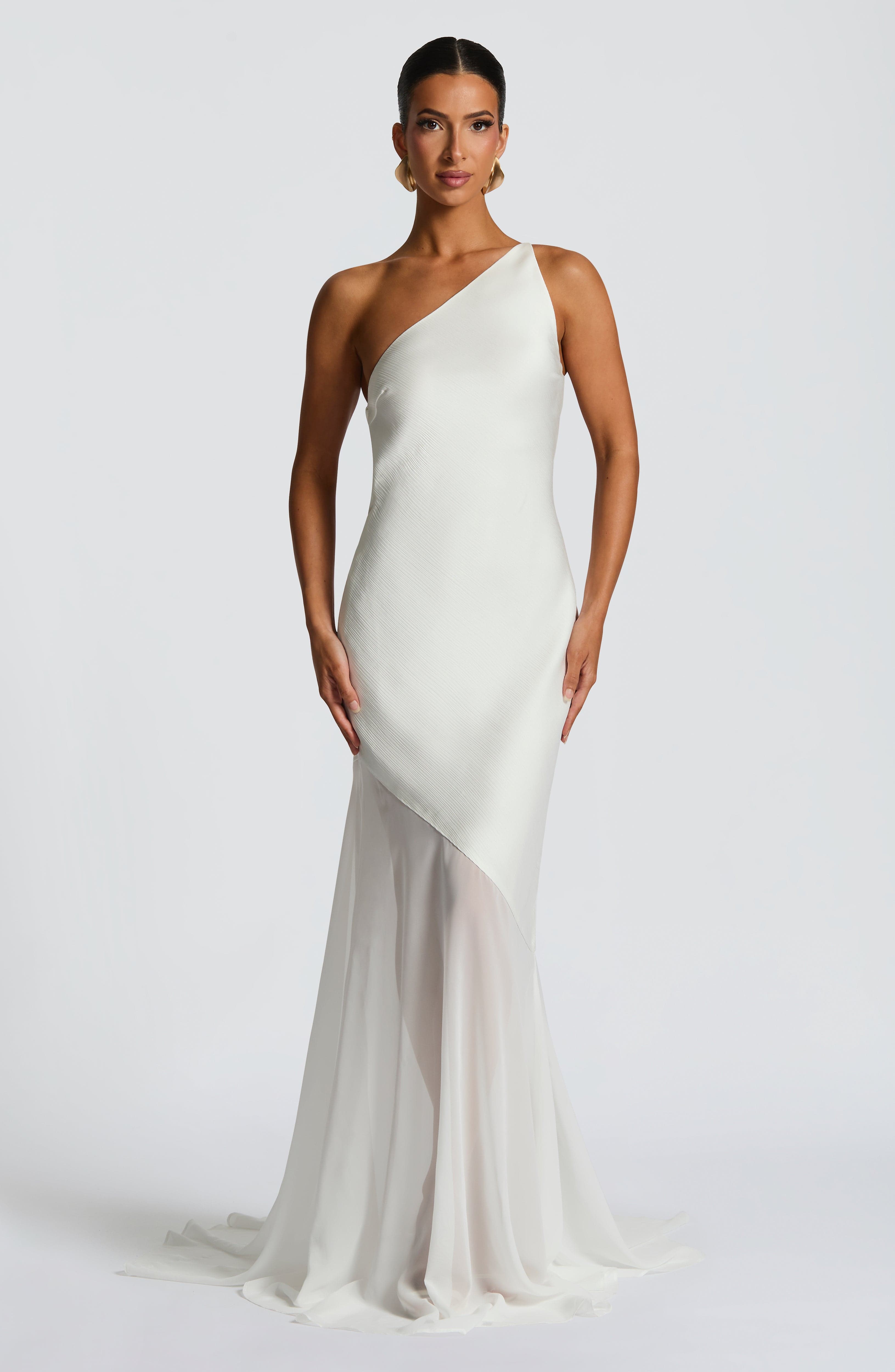Carmen - One-Shoulder Mesh Gown