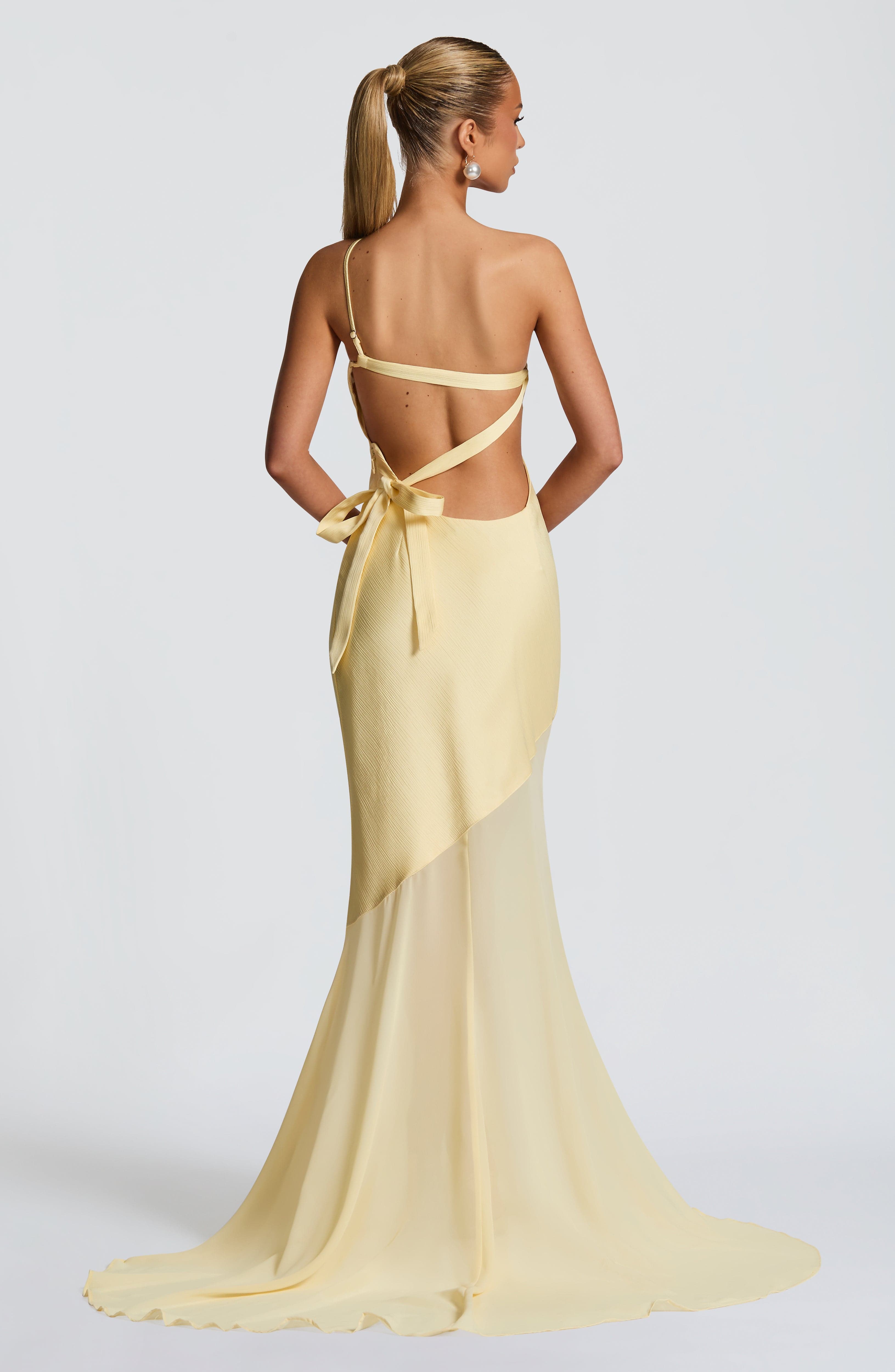 Carmen - One-Shoulder Mesh Gown