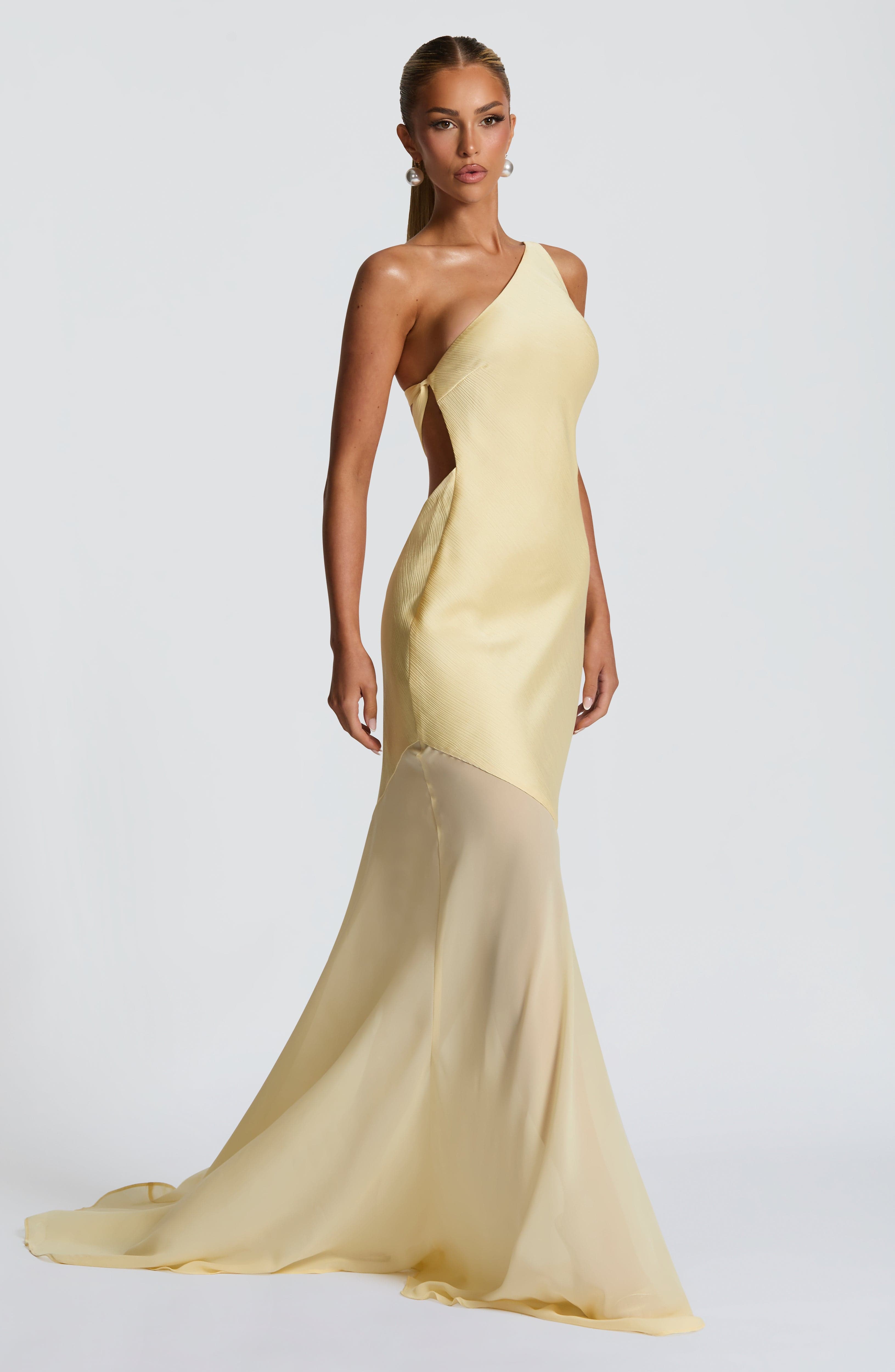 Carmen - One-Shoulder Mesh Gown