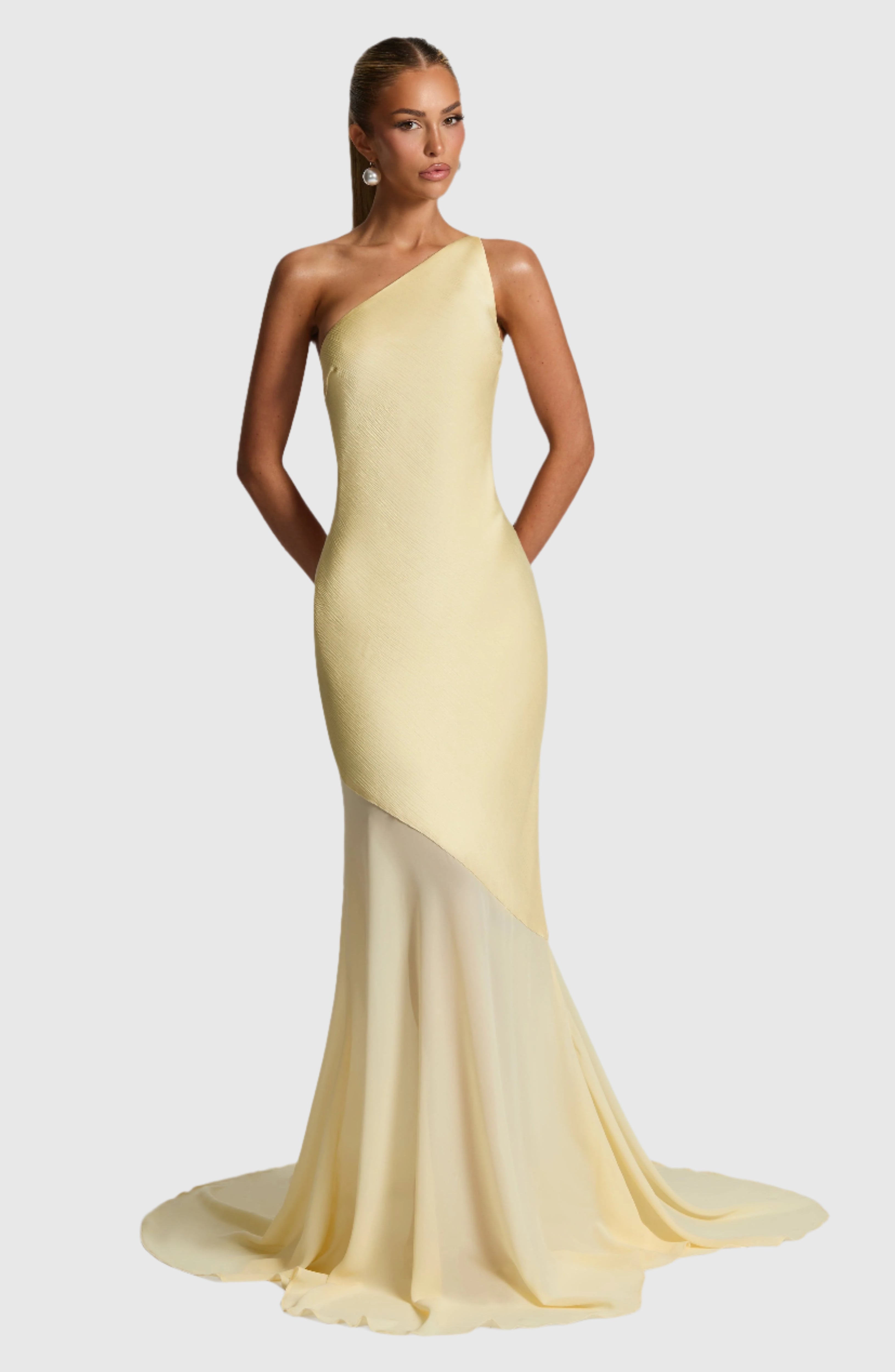 Carmen - One-Shoulder Mesh Gown