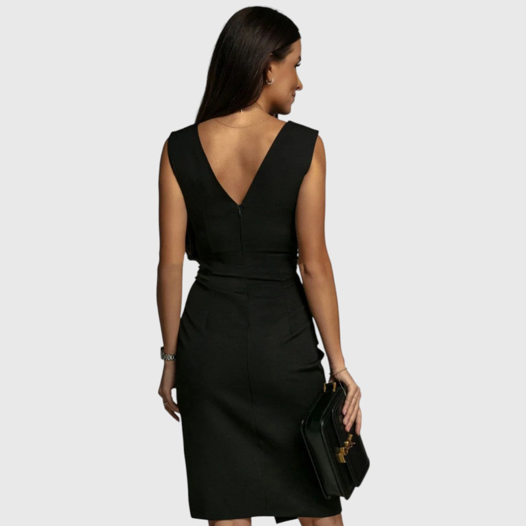 Christine - Fitted dress with a V-neck and slit