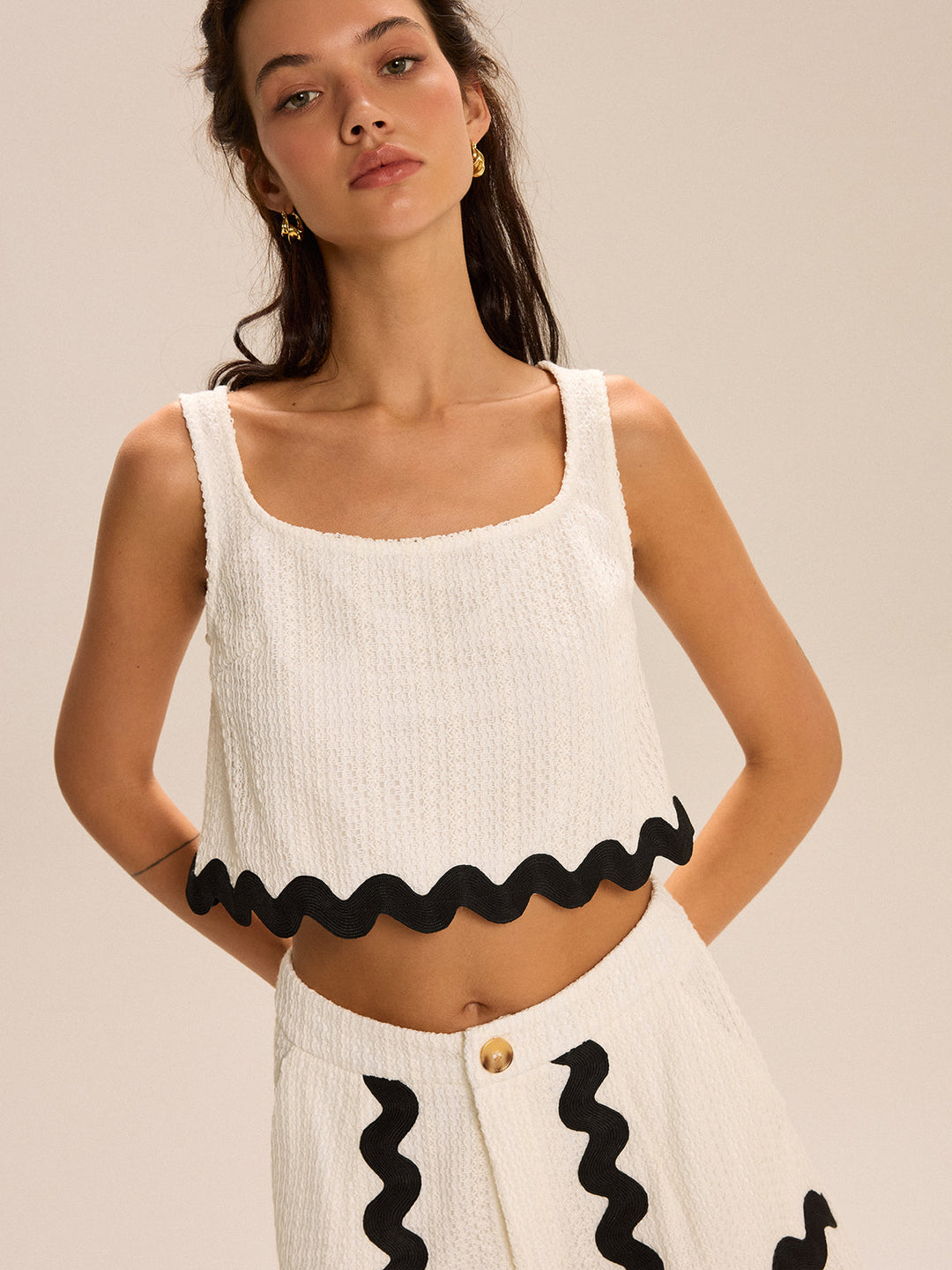 Cropped Tank Top And Scalloped-Trim Shorts Set