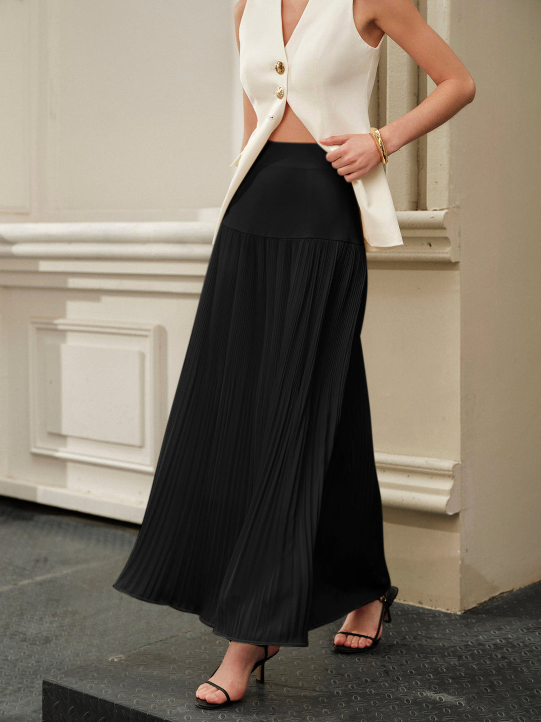 Mid-Waist Pleated Skirt