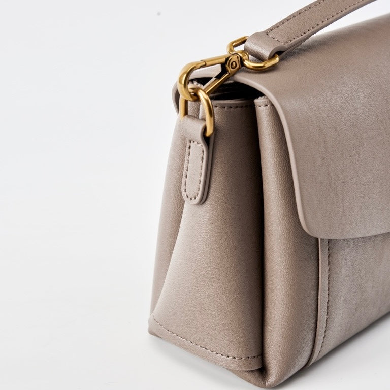 Women’s Genuine Leather Spring-Summer Commuter Tote Bag with Maillard Elegance