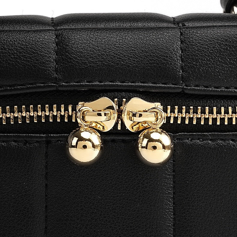 Women's Genuine Leather Textured Chain Shoulder Bag