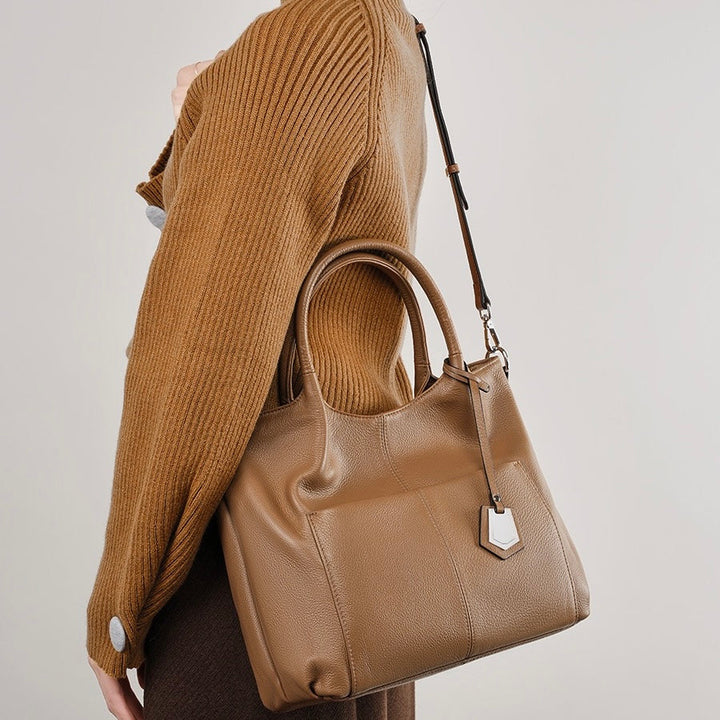 Women’s Genuine Leather Large Capacity Tote Shoulder Bag – Elegant Commuter Style