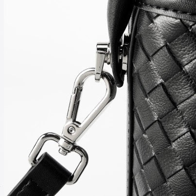 Women’s Genuine Sheepskin Woven Bucket Bag – Elegant Commuter Style