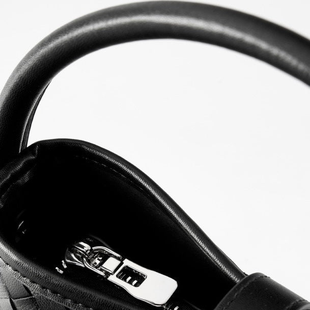 Women’s Genuine Sheepskin Woven Bucket Bag – Elegant Commuter Style