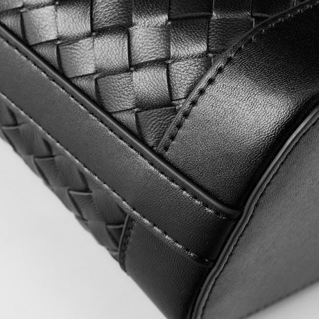 Women’s Genuine Sheepskin Woven Bucket Bag – Elegant Commuter Style