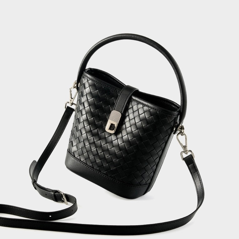 Women’s Genuine Sheepskin Woven Bucket Bag – Elegant Commuter Style