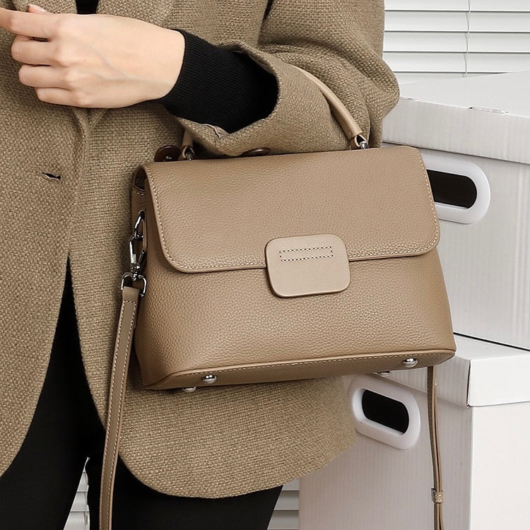 Minimalist Top-Grain Cowhide Handheld Envelope Crossbody Bag