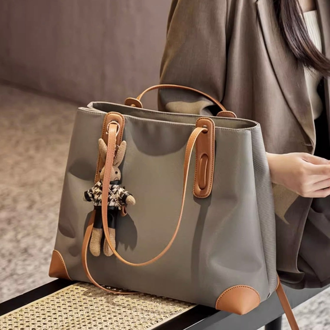 Women's Large Capacity Commuter Casual Premium Single-Shoulder Tote Bag