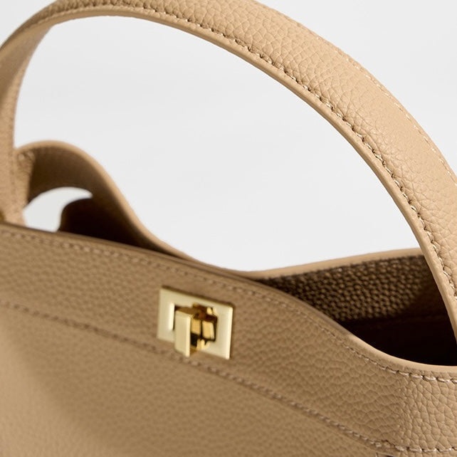 Women’s Genuine Leather Minimalist Bucket Bag