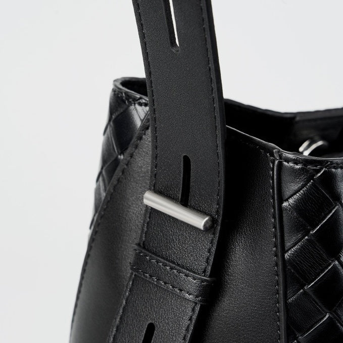 Women's Cowhide Handwoven Large Capacity Crossbody and Shoulder Bag