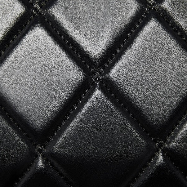 Women’s Genuine Leather Chain Shoulder Crossbody Bag in Commuter Chic Style