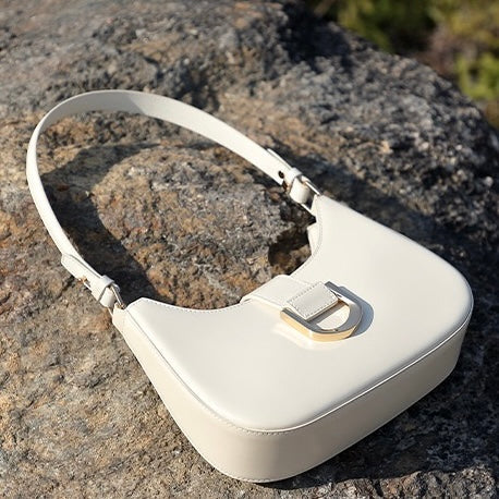 Women’s Soft Top-Grain Leather Baguette Shoulder Bag in Minimalist Commuter Style