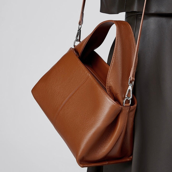 Women’s Genuine Leather Vintage-Style Top-Grain Shoulder Bag in Classic Design