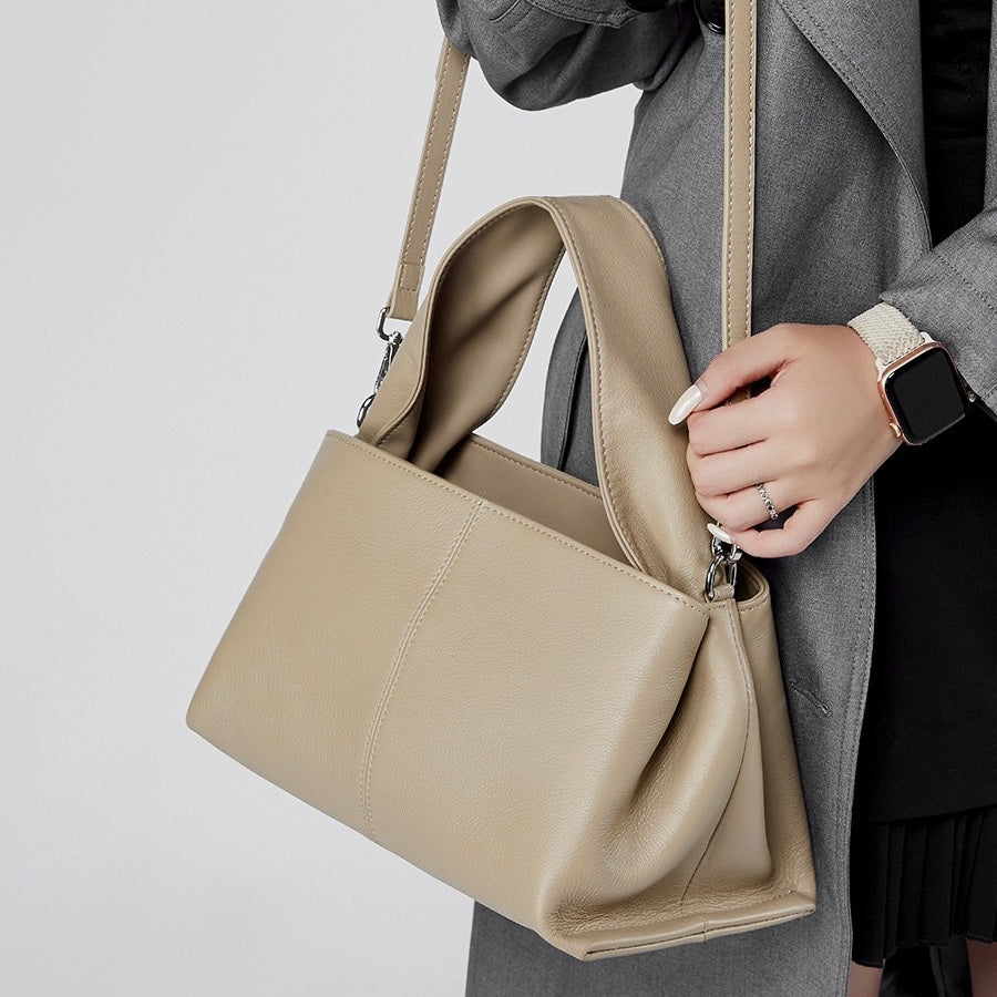 Women’s Genuine Leather Vintage-Style Top-Grain Shoulder Bag in Classic Design