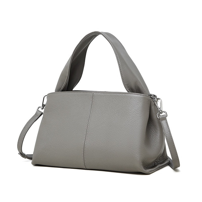 Women’s Genuine Leather Vintage-Style Top-Grain Shoulder Bag in Classic Design