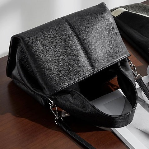 Women’s Genuine Leather Vintage-Style Top-Grain Shoulder Bag in Classic Design