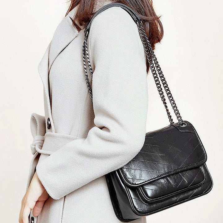 Women’s Genuine Leather Chain Detail Large Capacity Messenger Shoulder Bag