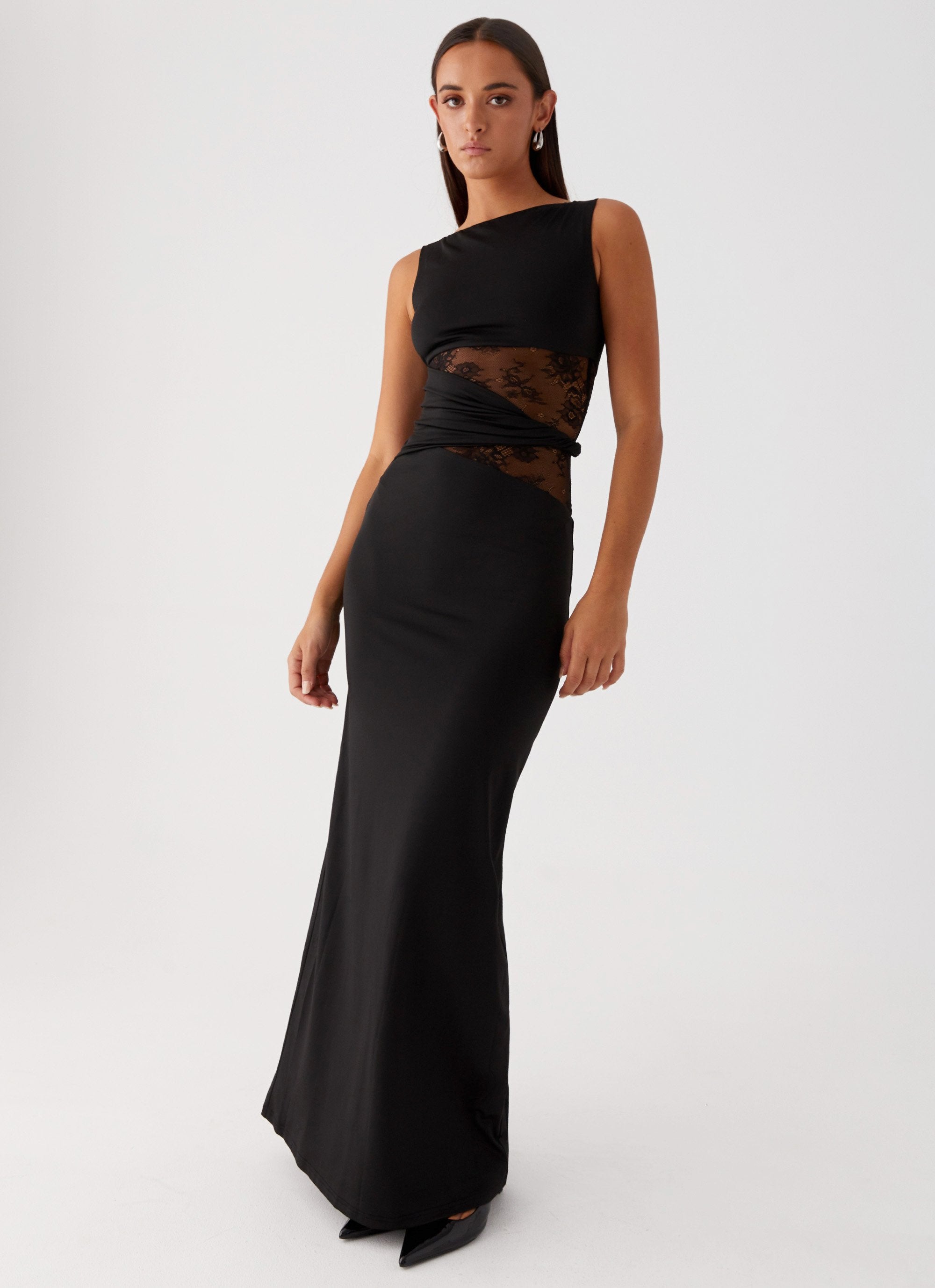 Leni | Flowy Maxi Dress with Subtle Cut-Outs and Lacing