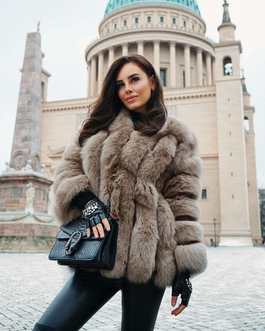 Sarah - Fur Coat